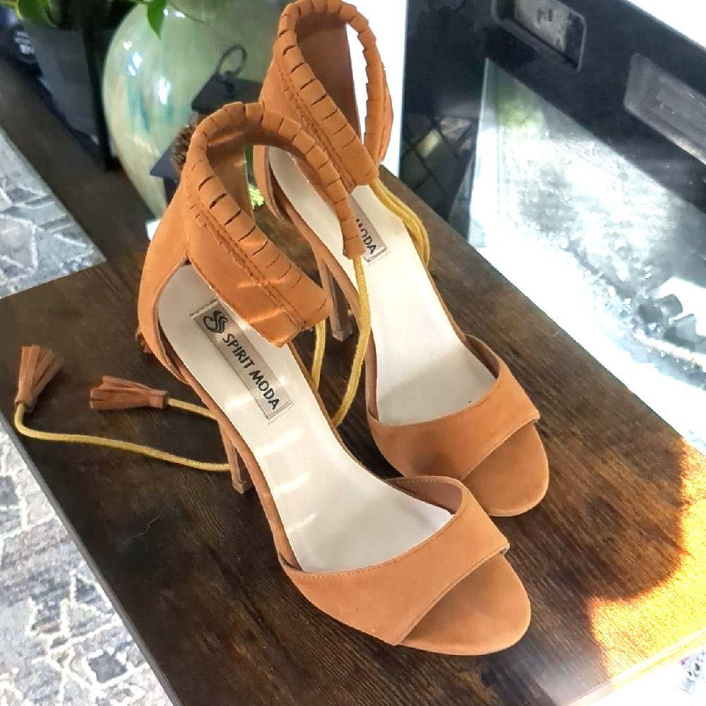 Spirit Moda Tan Camel-Faux Suede-Heel Sandals with Tasseled Ankle Ties, Size 6